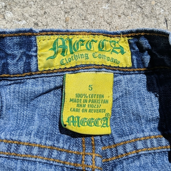 🌟 Mecca Jean Shorts - Picture 2 of 4